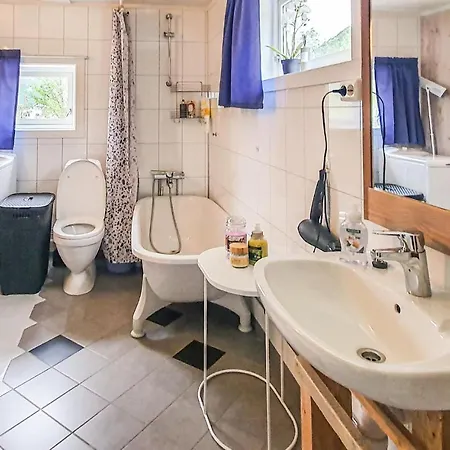 Pet Friendly In Sortland With Wifi Flesnes